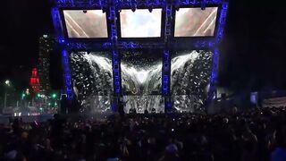 Nicky Romero premieres Linkin Park Remix at Ultra Miami 😀